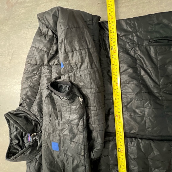 Patagonia Men's Black Puffer Jacket - Picture 5 of 10